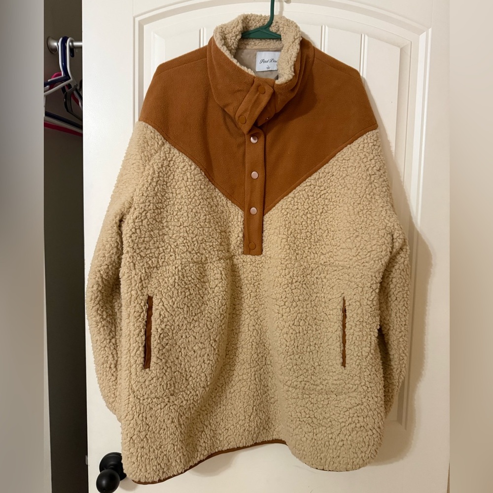 Petal Dew NWOT boutique fleece size L